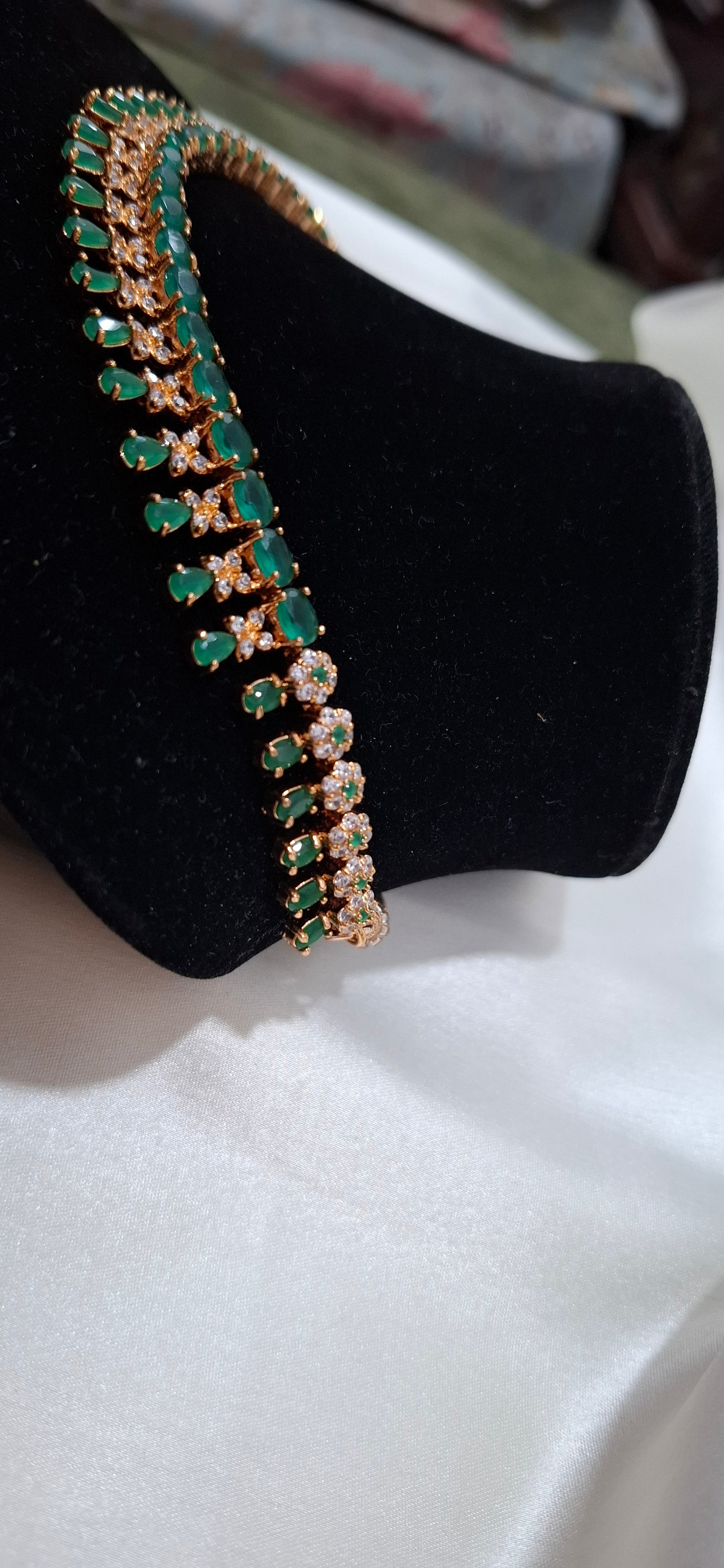 Elegant Emerald Green Stone and Cubic Zirconia Gold-Plated Choker Necklace with Matching Earrings