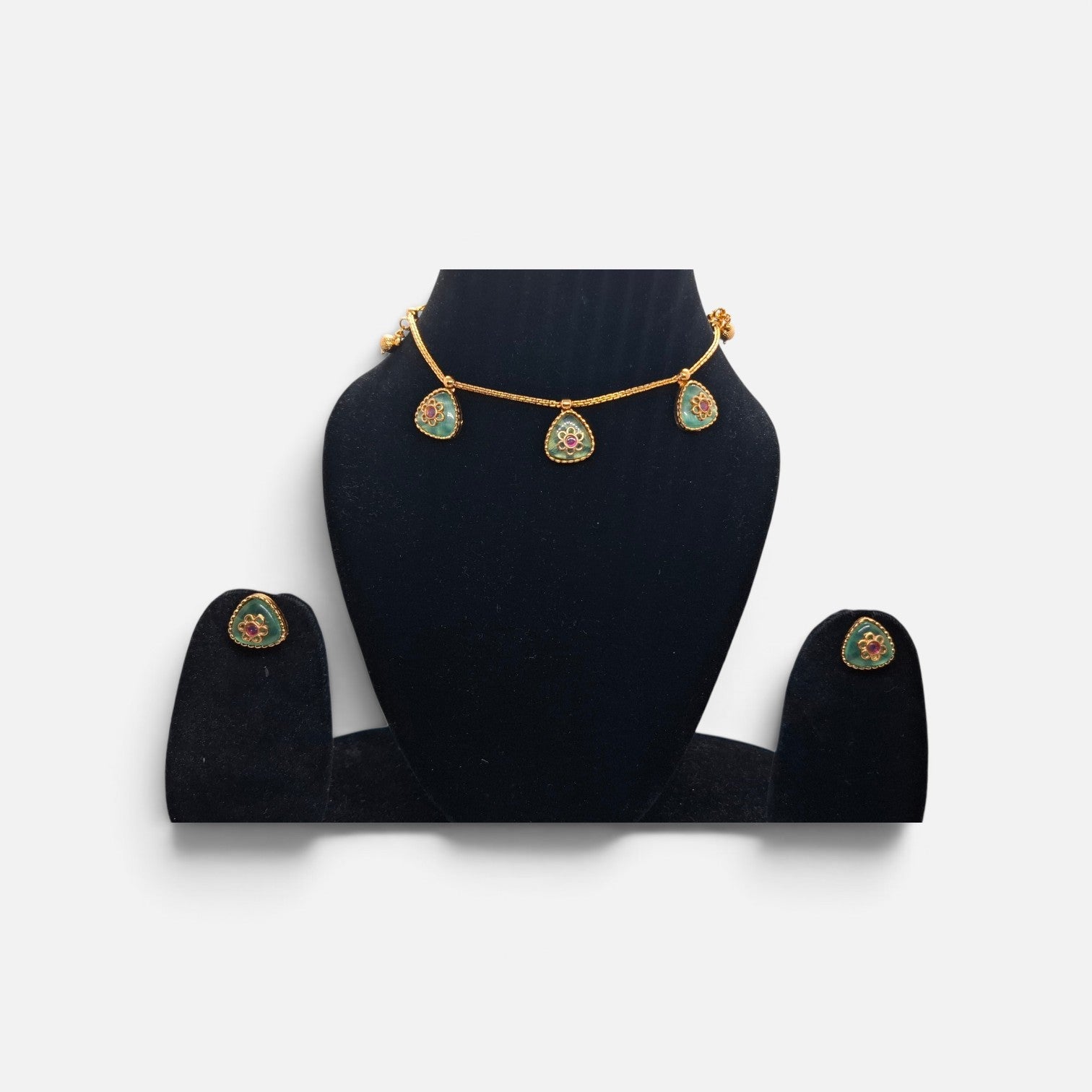 Delicate Green Teardrop & Floral Motif Choker Set with Matching Studs