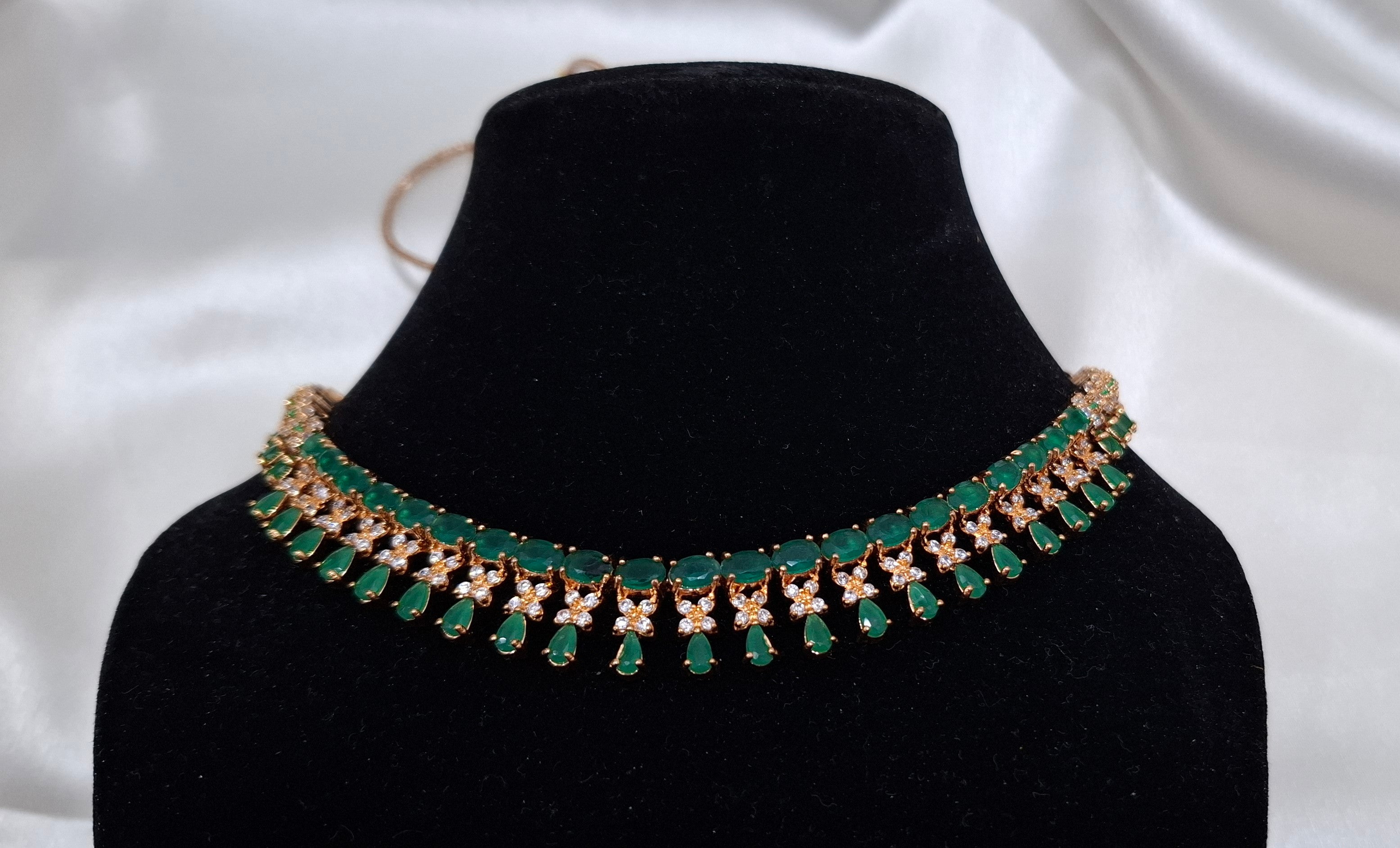 Elegant Emerald Green Stone and Cubic Zirconia Gold-Plated Choker Necklace with Matching Earrings